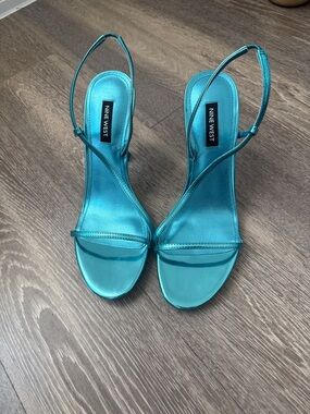 NWOT Nine West Metallic Teal Strappy Slingback Heels